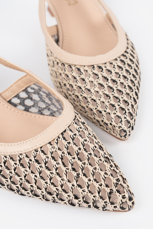 Aukštakulniai ažūriniai ant žemo...