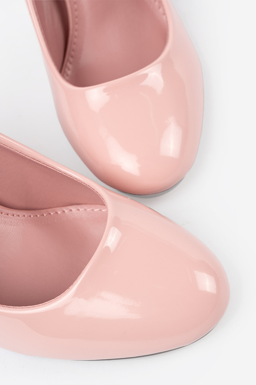 Rožiniai lakuoti aukštakulniai