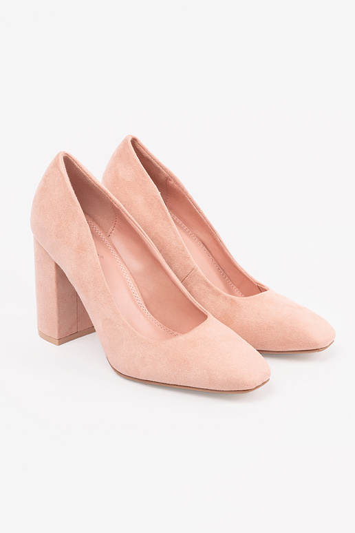 Ryškiai rožinės spalvos aukštakulniai... Ryškiai rožinės spalvos aukštakulniai...