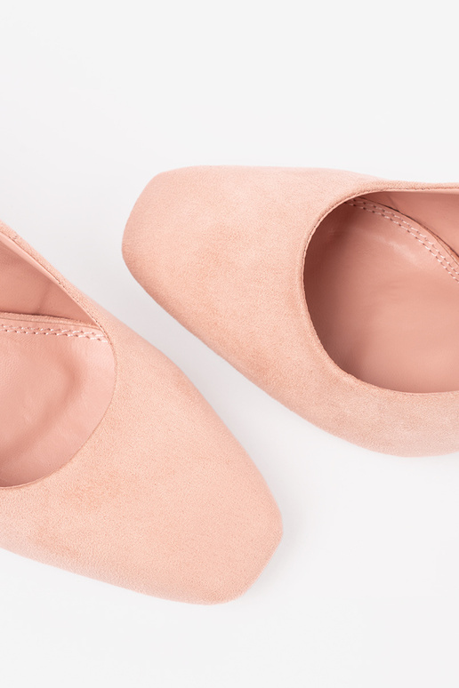 Ryškiai rožinės spalvos aukštakulniai... Ryškiai rožinės spalvos aukštakulniai...