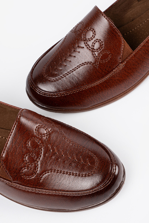 Rudos spalvos klasikiniai pusbačiai...