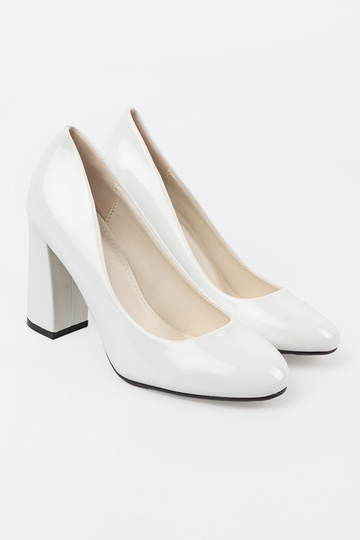 Baltos spalvos lakuoti... 2