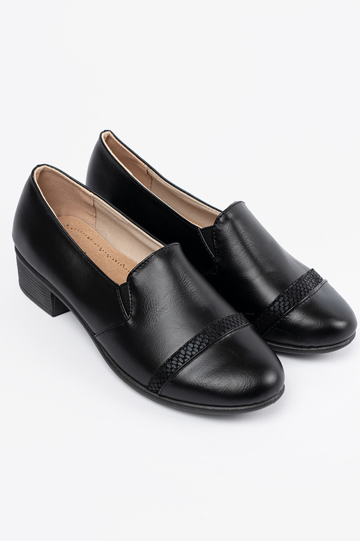 Juodos spalvos moteriški pusbačiai...