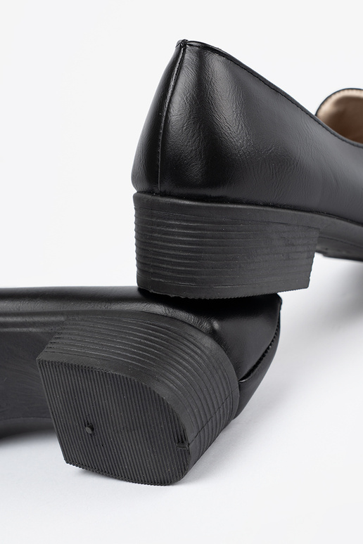 Juodos spalvos moteriški pusbačiai...