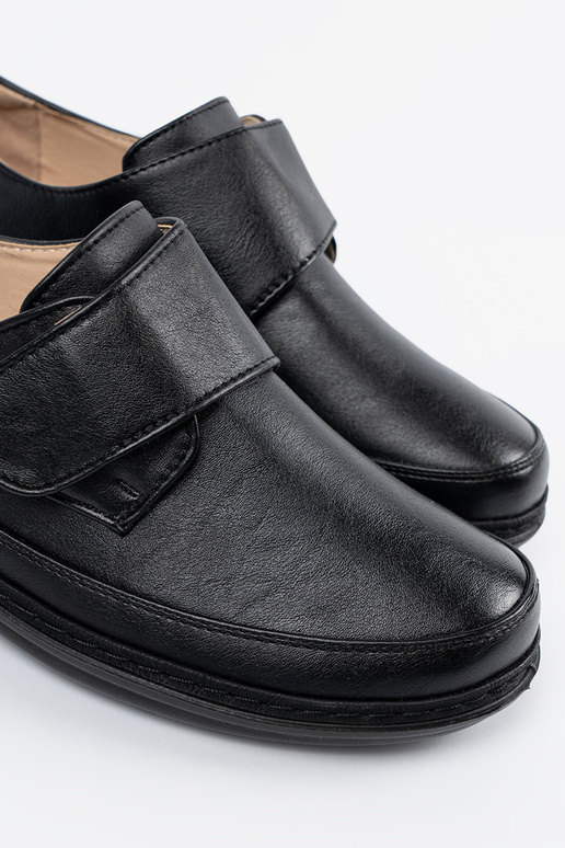 Moteriški pusbačiai su lipniomis...