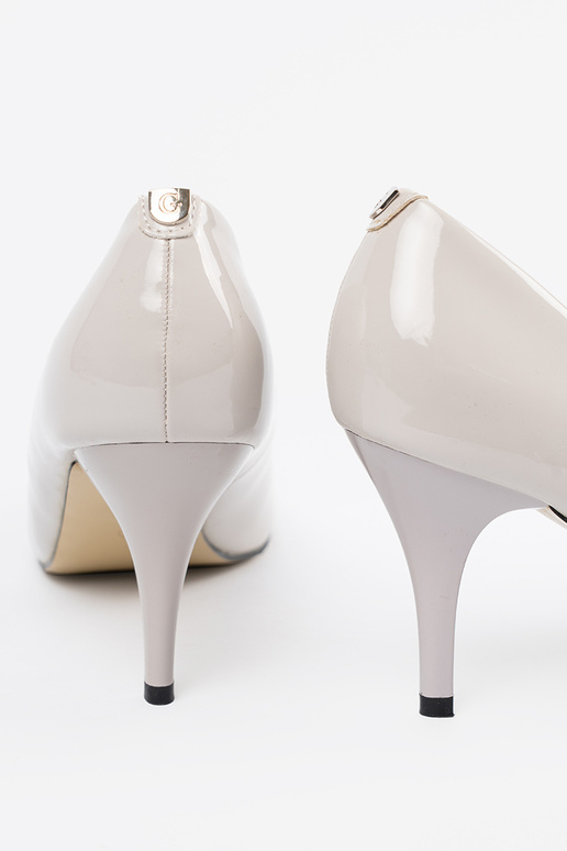 Pilkos spalvos aukštakulniai