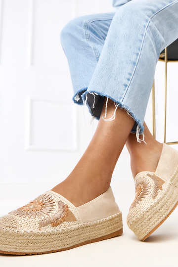 Rožiniai bateliai ant... 2