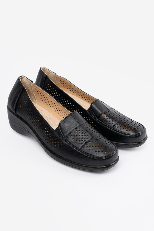 juodos spalvos ažūriniai moteriški pusbačiai