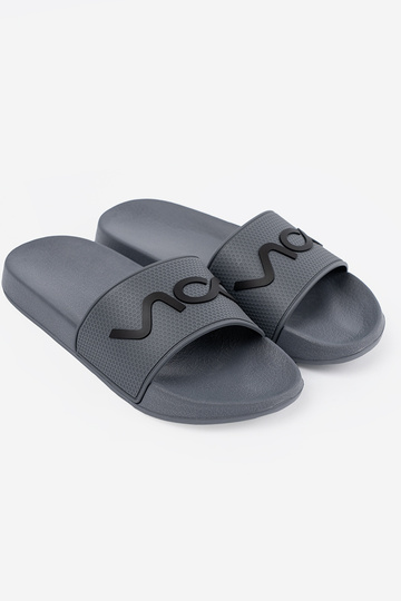 pilkos spalvos Šlepetės su užrašu