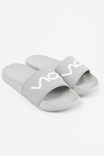 pilkos spalvos Šlepetės su užrašu