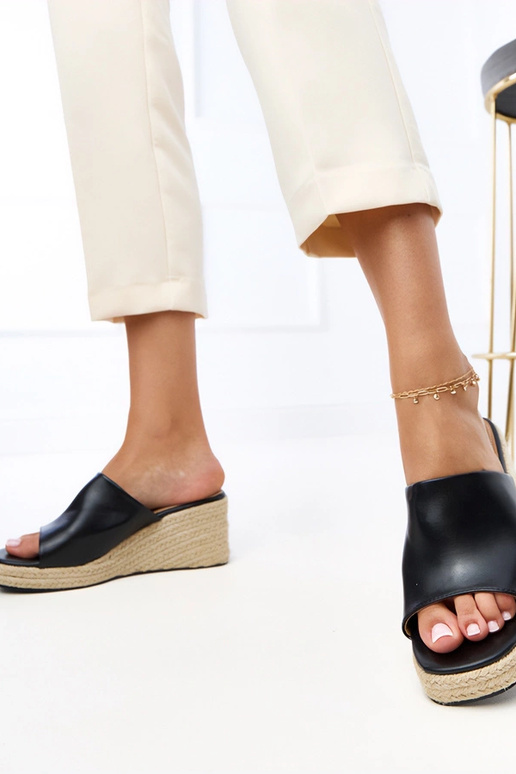 Juodos espadrilės šlepetės ant... Juodos espadrilės šlepetės ant...