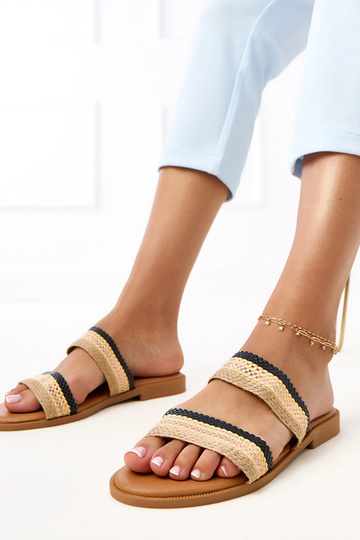 Juodos moteriškos šlepetės...