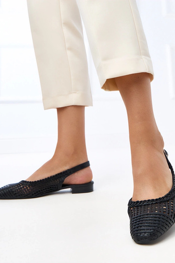 Juodos ajourinės balerinos...