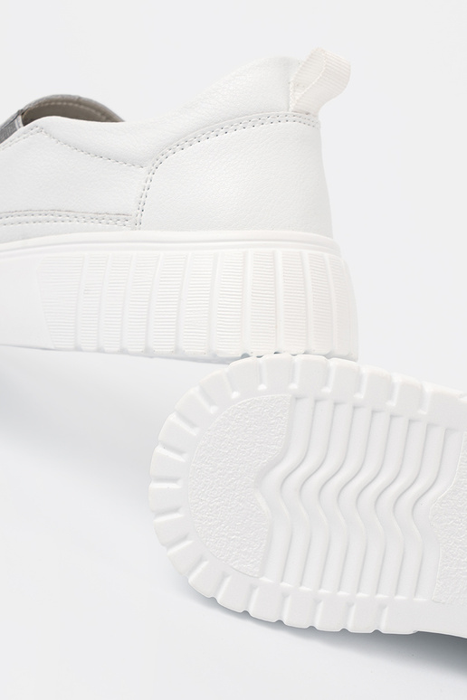 baltos spalvos ažūriniai moteriški pusbačiai su platforma