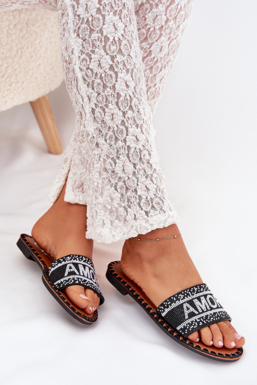 Moteriškos šlepetės su plačiais kulniukais Su dekoracija Amore juodos spalvos Avelina