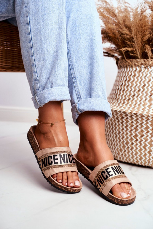 Šlepetės  su tviskančiomis akutėmis smėlio spalvos Be Nice