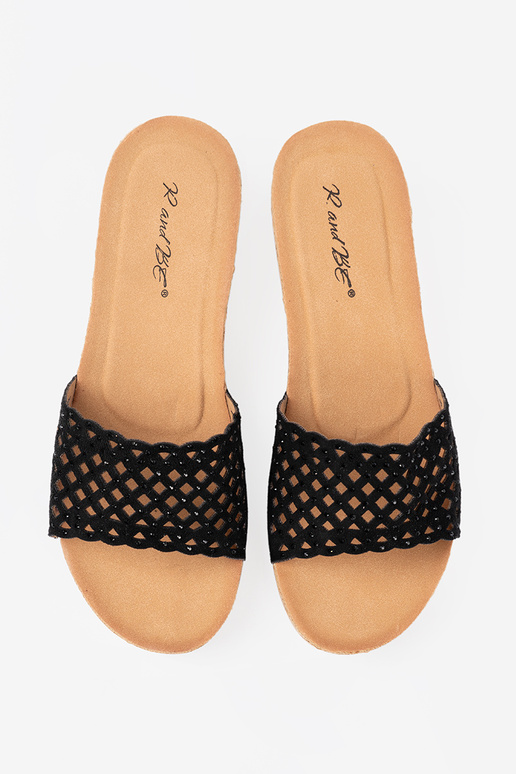 Šlepetės ant pleišto su ažūro elementais i korkoĮą podeszĮą