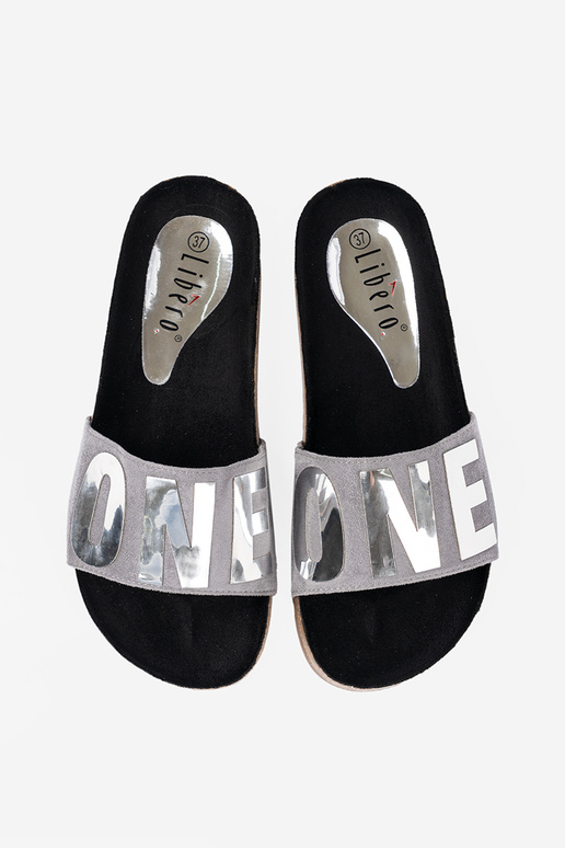 Šlepetės z metalinism naspausdinimasiem ONE