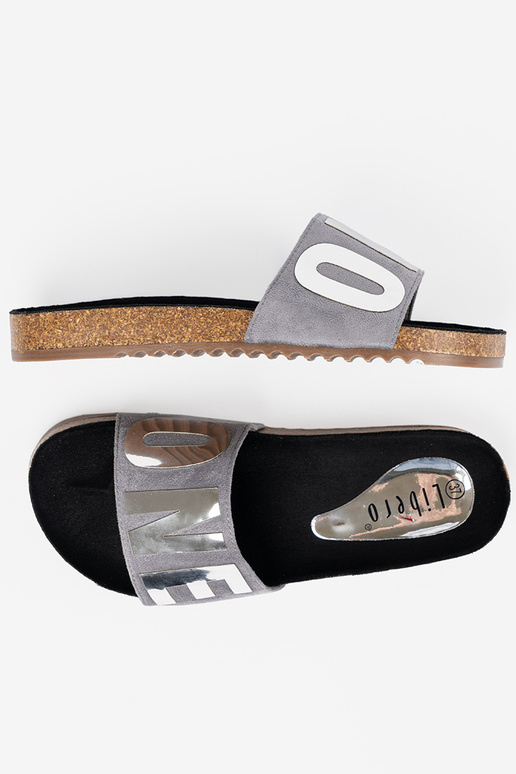 Šlepetės z metalinism naspausdinimasiem ONE