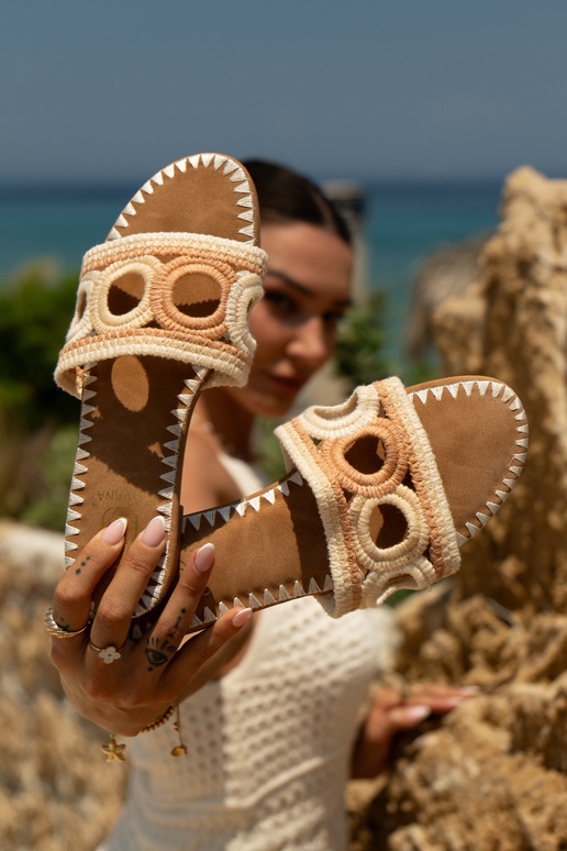 Nertos moteriškos šlepetės su... Nertos moteriškos šlepetės su...