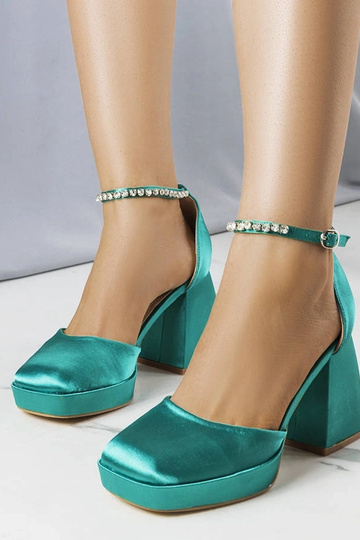 Žali bateliai puošti... 2