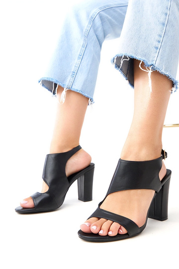 Juodi sandalai ant...