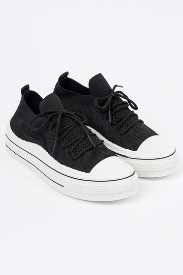 Įsispiriamo modelio batai juodos spalvos z ozdobnym raišteliaim