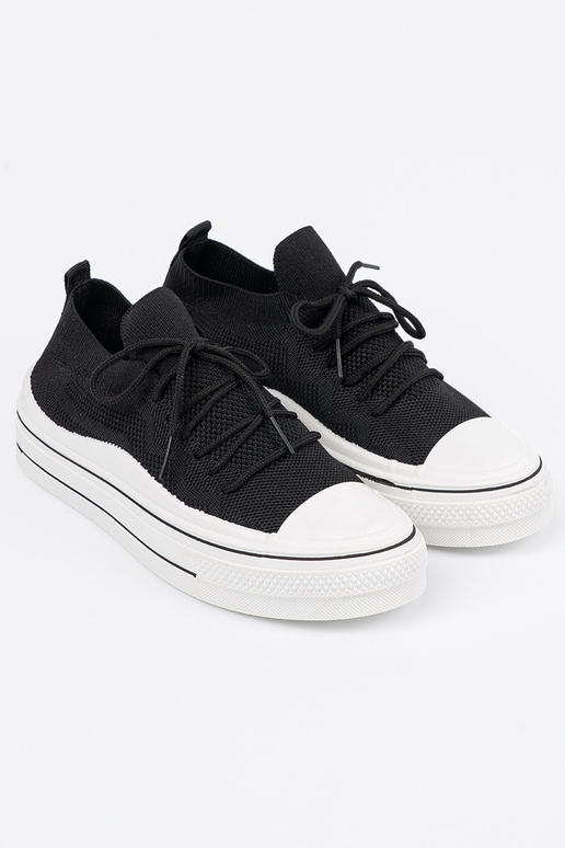 Įsispiriamo modelio batai juodos spalvos z ozdobnym raišteliaim