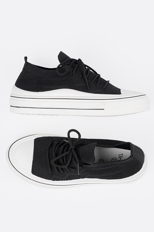 Įsispiriamo modelio batai juodos spalvos z ozdobnym raišteliaim