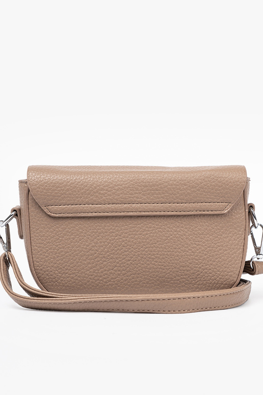 Paštininkė su širdelėmis smėlio spalvos