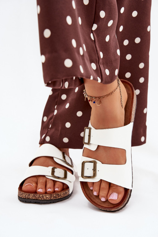 Moteriškas Šlepetės su platforma su sagtimis baltos spalvos Vesina