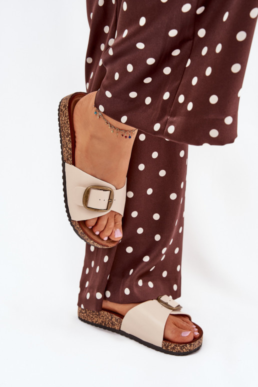 Moteriškos šlepetės su platforma su sagtimis smėlio spalvos Vianara Moteriškos šlepetės su platforma su sagtimis smėlio spalvos Vianara