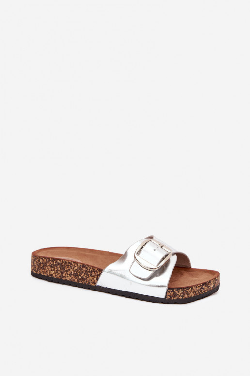 Moteriškos šlepetės su platforma su sagtimis sidabro spalvos Vianara Moteriškos šlepetės su platforma su sagtimis sidabro spalvos Vianara