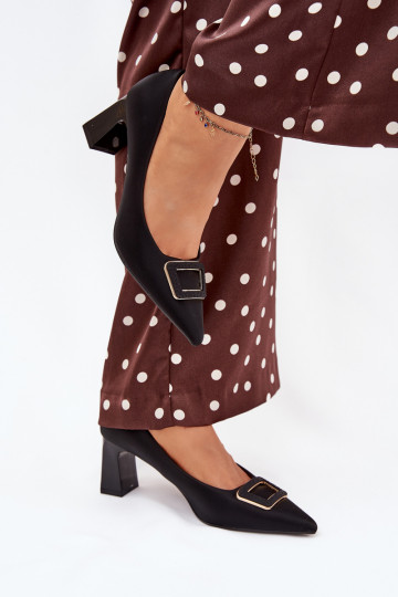 Bateliai su kulniukais dekoruoti su sagtimis juodos spalvos Seriva