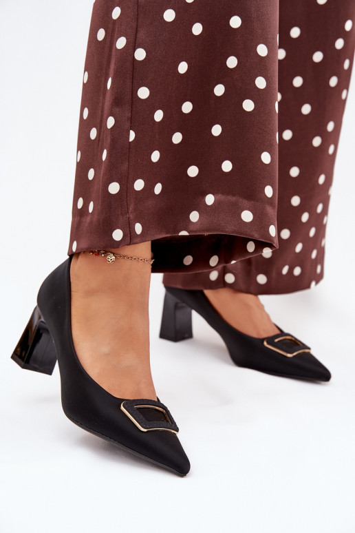 Bateliai su kulniukais dekoruoti su sagtimis juodos spalvos Seriva