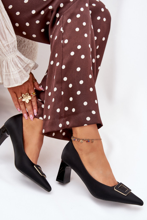 Bateliai su kulniukais dekoruoti su sagtimis juodos spalvos Seriva