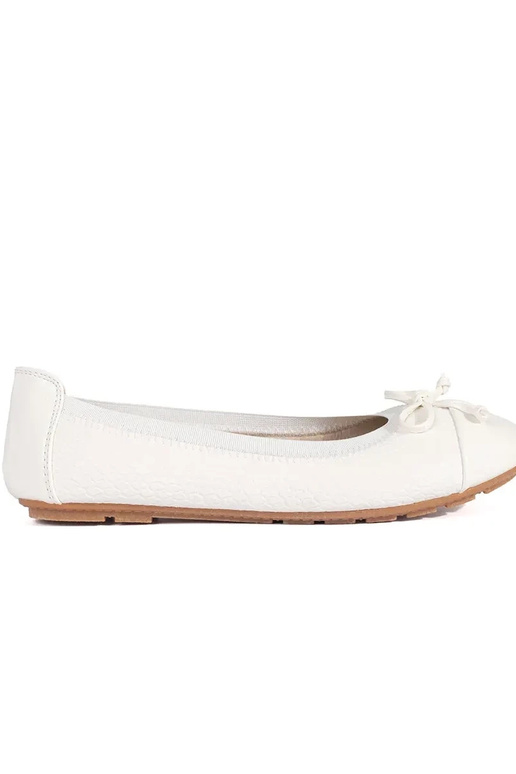 Baltos spalvos lakuotos balerinos su kaspinėliais