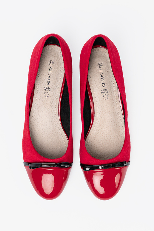 raudonos spalvos aukštakulniai su lanku i lakieroĮanym noskiem raudonos spalvos aukštakulniai su lanku i lakieroĮanym noskiem