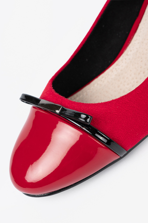 raudonos spalvos aukštakulniai su lanku i lakieroĮanym noskiem raudonos spalvos aukštakulniai su lanku i lakieroĮanym noskiem