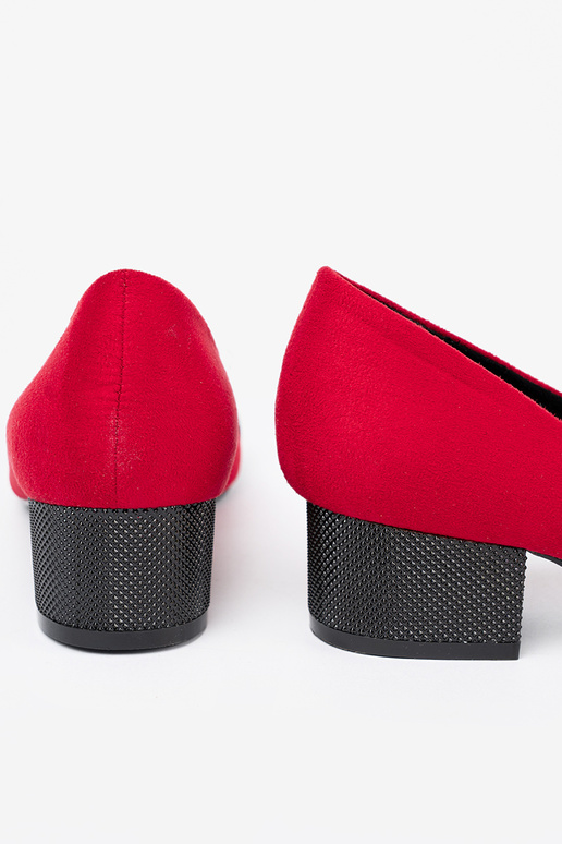 raudonos spalvos aukštakulniai su lanku i lakieroĮanym noskiem raudonos spalvos aukštakulniai su lanku i lakieroĮanym noskiem