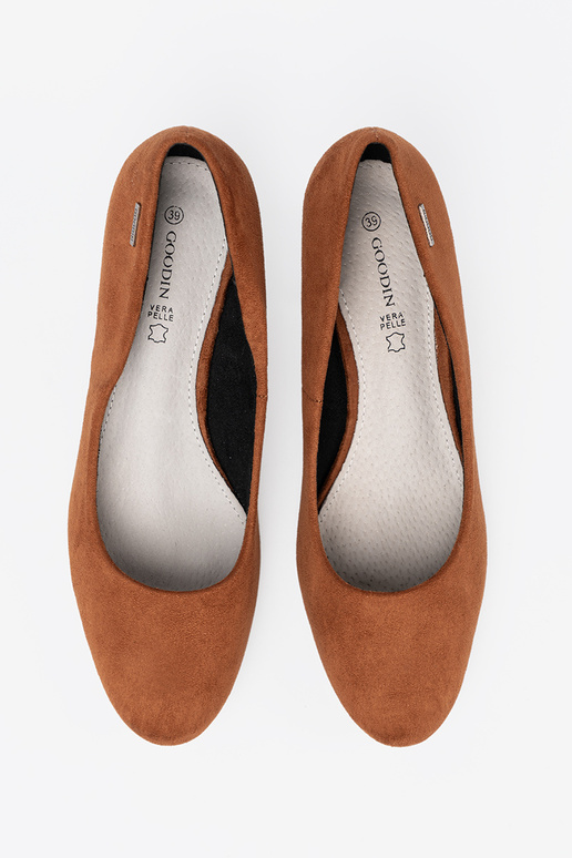 rudos spalvos aukštakulniai z ozdobnym sidabrasm obcasem rudos spalvos aukštakulniai z ozdobnym sidabrasm obcasem