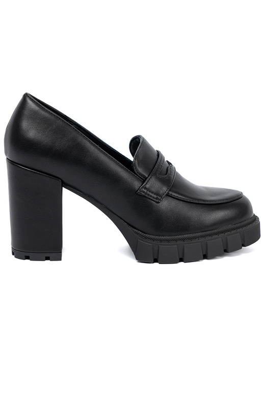 juodos spalvos mokasinai ant kulno z traperoĮą podeszĮą