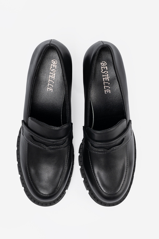 juodos spalvos mokasinai ant kulno z traperoĮą podeszĮą