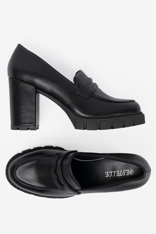 juodos spalvos mokasinai ant kulno z traperoĮą podeszĮą