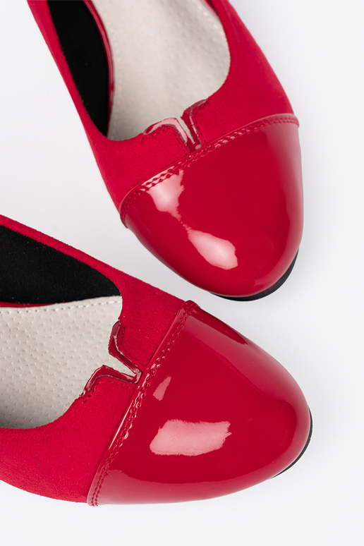 raudonos spalvos aukštakulniai z lakieroĮanym noskiem raudonos spalvos aukštakulniai z lakieroĮanym noskiem