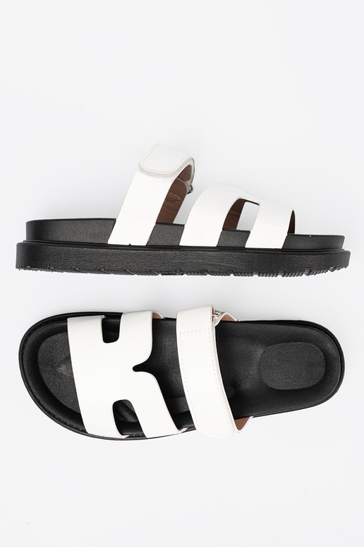 KomfortoĮe baltos spalvos Šlepetės su platforma KomfortoĮe baltos spalvos Šlepetės su platforma