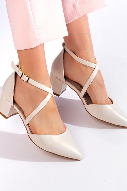 baltos spalvos aukštakulniai Sergio Leone