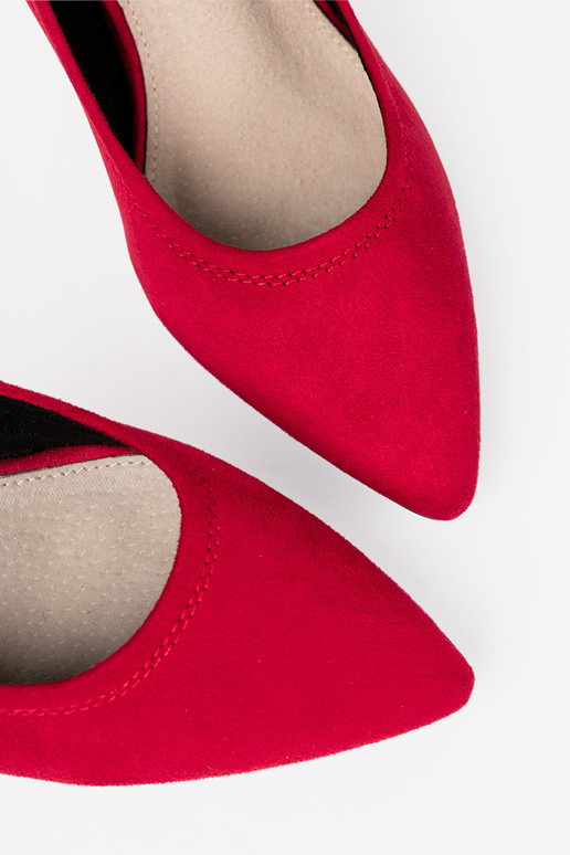 Elegantiško stiliaus aukštakulniai na ozdobnym słupku