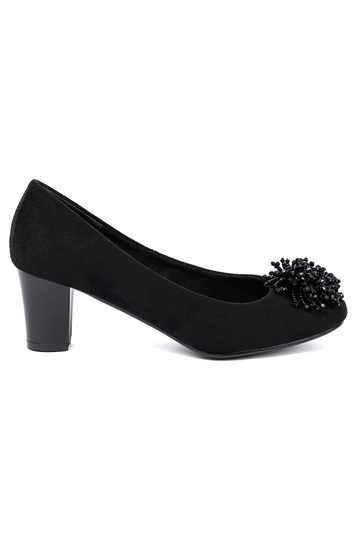 juodos spalvos aukštakulniai z ozdobną broszką z koralikóĮ 2