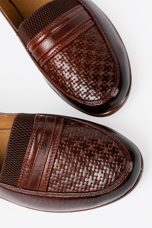 moteriški pusbačiai slip-on z fakturoĮanym noskiem